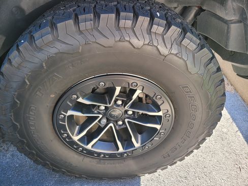 Used 2024 Jeep Wrangler Unlimited Sport AWD/4WD image 7