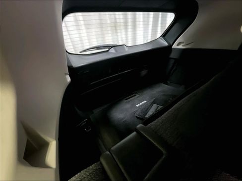 Used 2023 Nissan Rogue SV image 17