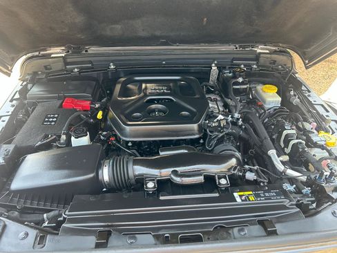 Used 2019 Jeep Wrangler Unlimited Rubicon AWD/4WD image 32