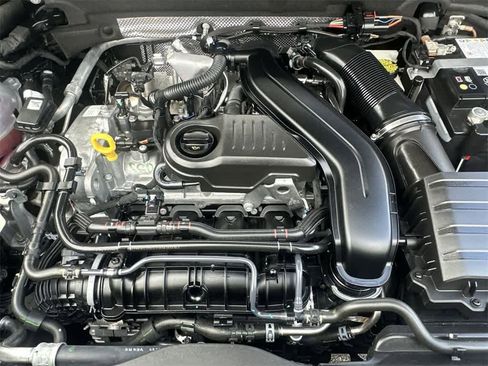 Used 2025 Volkswagen Taos SEL image 12