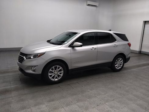 Used 2020 Chevrolet Equinox LT FWD image 2