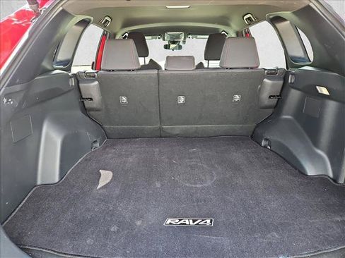 Used 2022 Toyota RAV4 SE AWD/4WD image 6
