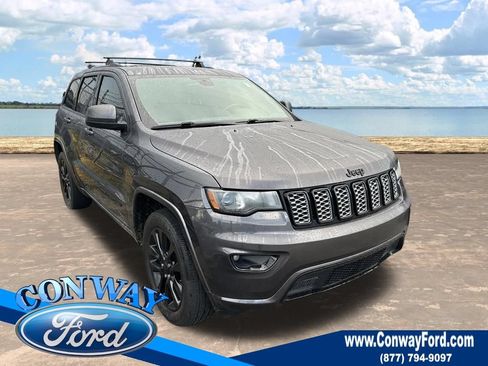 Used 2017 Jeep Grand Cherokee Altitude AWD/4WD image 1