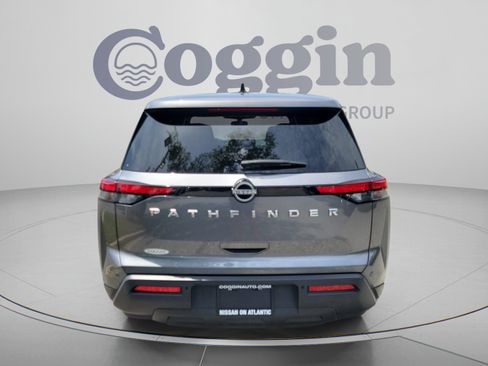 Used 2024 Nissan Pathfinder S FWD image 3