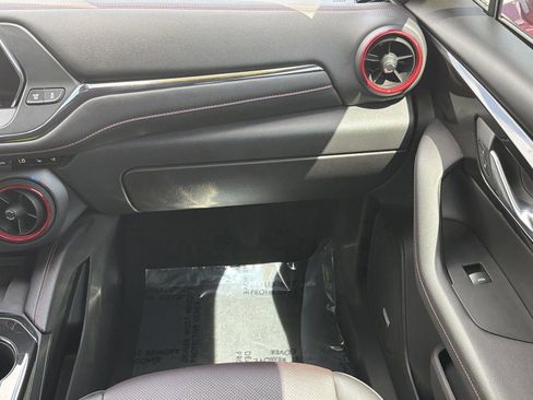 Used 2019 Chevrolet Blazer RS AWD/4WD image 18