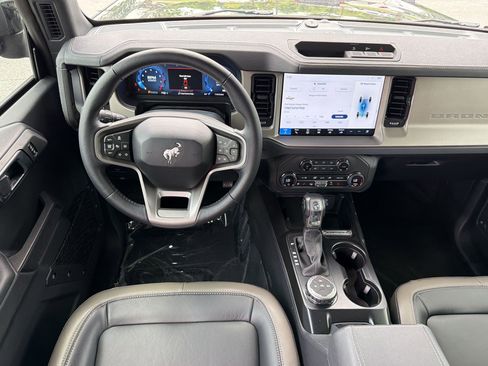 Used 2025 Ford Bronco Outer Banks AWD/4WD image 26