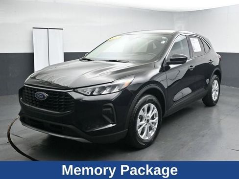 Used 2023 Ford Escape Active w/ Tech Pack #2 AWD/4WD image 5