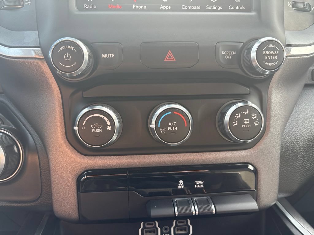 Used 2021 RAM 1500 Big Horn RWD image 19