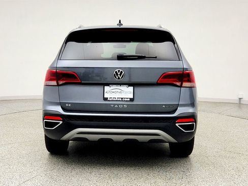 Used 2024 Volkswagen Taos SE image 6