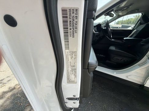 Used 2023 Jeep Grand Cherokee Laredo RWD image 23