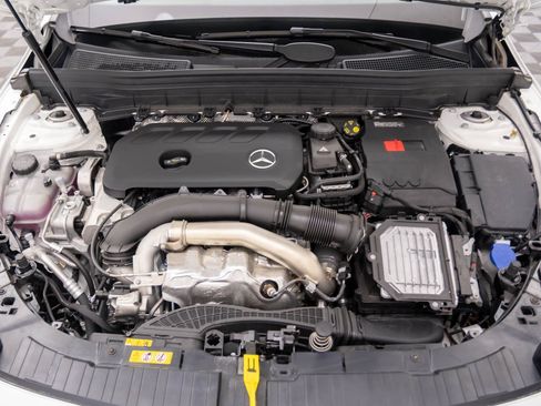 New 2025 Mercedes-Benz GLB 250 4MATIC image 28