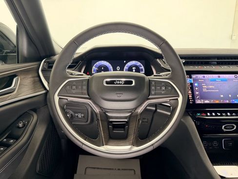 New 2026 Jeep Grand Cherokee Altitude AWD/4WD image 15