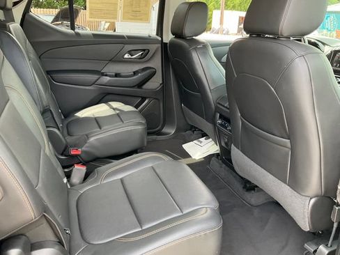 Used 2019 Chevrolet Traverse LT FWD image 18