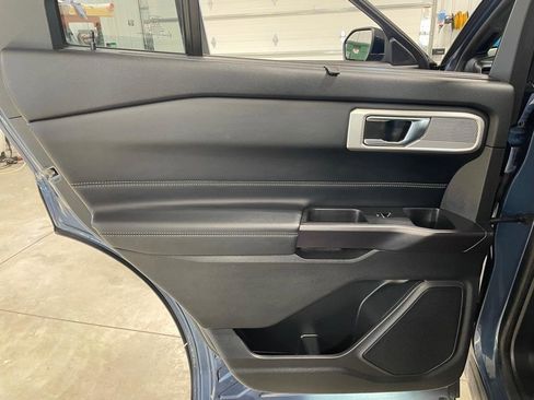 Used 2020 Ford Explorer Limited image 18