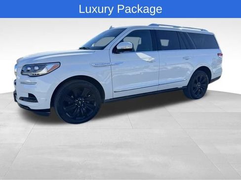 Used 2024 Lincoln Navigator L Reserve image 8