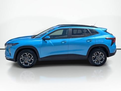 Used 2025 Chevrolet Trax LT FWD image 12
