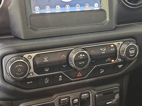 Used 2019 Jeep Wrangler Unlimited Sport AWD/4WD image 19