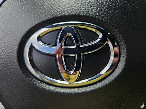 Certified 2025 Toyota Corolla SE FWD image 29