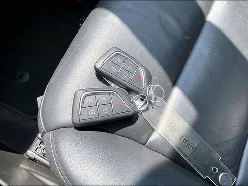 Used 2024 Cadillac XT4 Premium Luxury FWD image 33