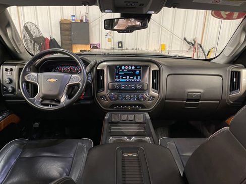 Used 2019 Chevrolet Silverado 2500 High Country w/ Duramax Plus Package image 18