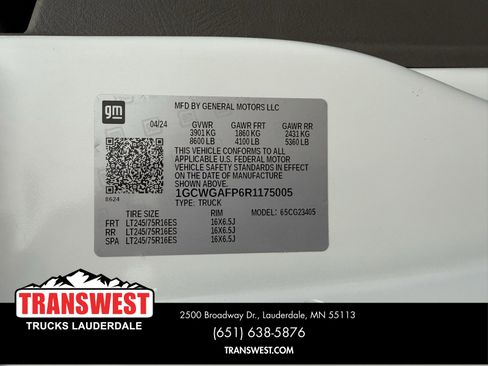 Used 2024 Chevrolet Express 2500 w/ Driver Convenience Package image 19