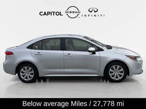 Used 2022 Toyota Corolla LE image 3