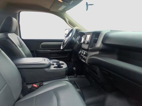 Used 2019 RAM 3500 Tradesman w/ Chrome Appearance Group image 11