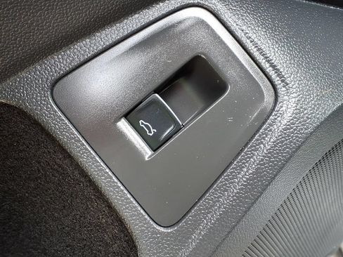 Used 2024 Volkswagen Tiguan SE R-Line AWD/4WD image 21