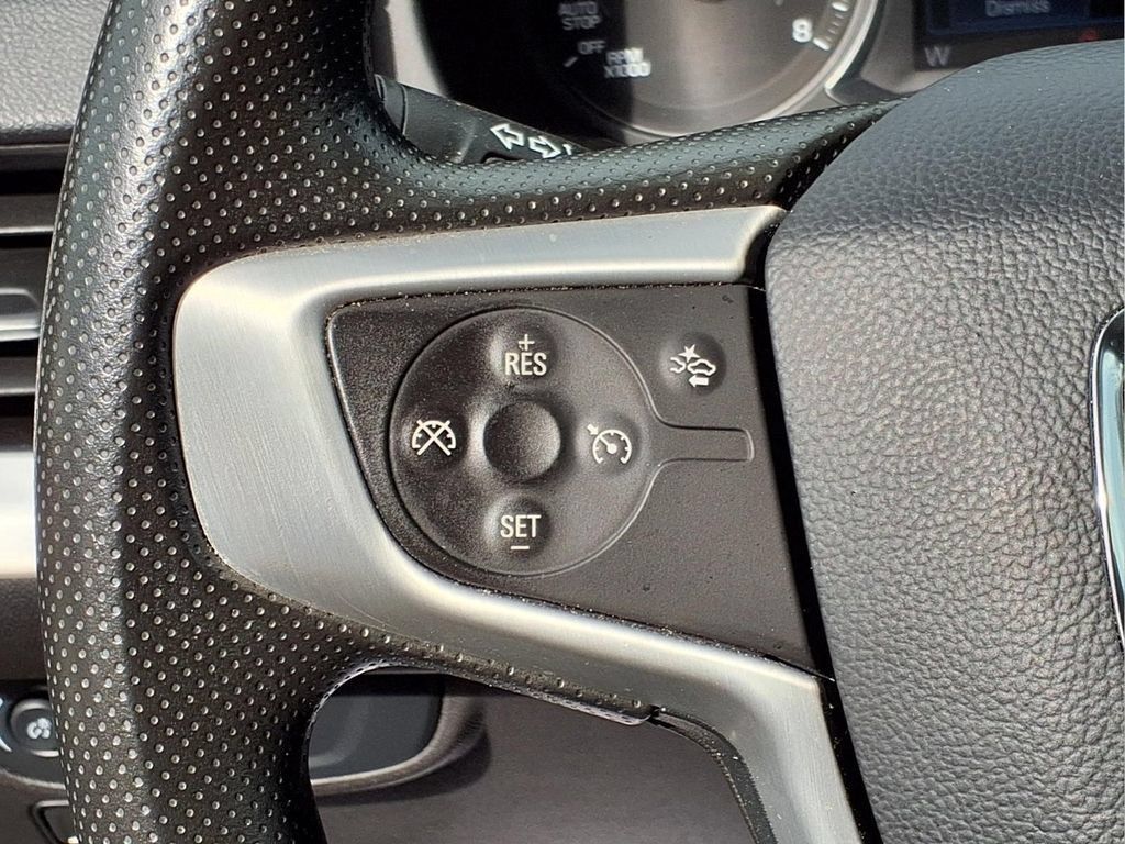 Used 2024 GMC Terrain SLE FWD image 17