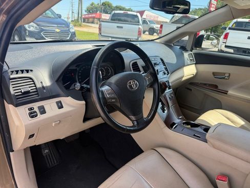 Used 2009 Toyota Venza AWD image 10