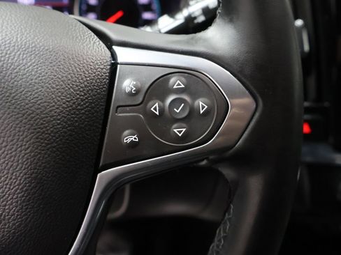 Used 2023 Chevrolet Traverse LT w/ Rear Camera Mirror Package image 41