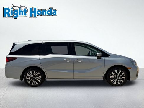 New 2026 Honda Odyssey Elite image 8