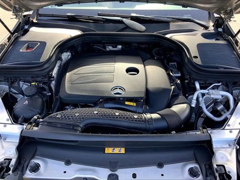 Used 2023 Mercedes-Benz GLC 300 4MATIC Coupe image 10