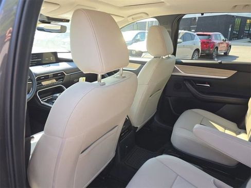 Used 2025 MAZDA CX-90 3.3 Turbo w/ Preferred Package image 18