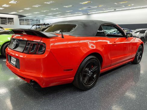 Used 2013 Ford Mustang Convertible image 6