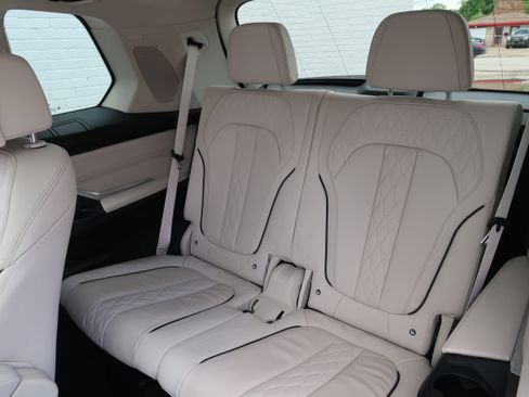 Used 2020 BMW X7 xDrive40i w/ Premium Package AWD/4WD image 53