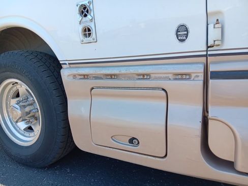 Used 2004 Chevrolet Express 3500 Extended RWD image 6