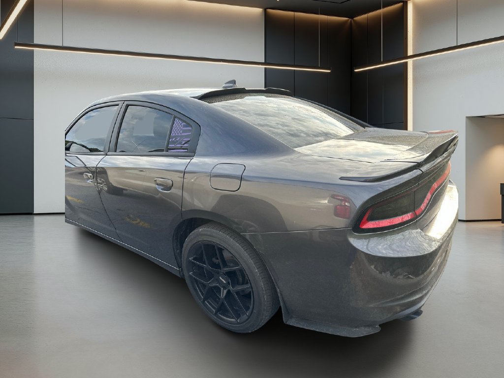 Used 2018 Dodge Charger R/T RWD image 6