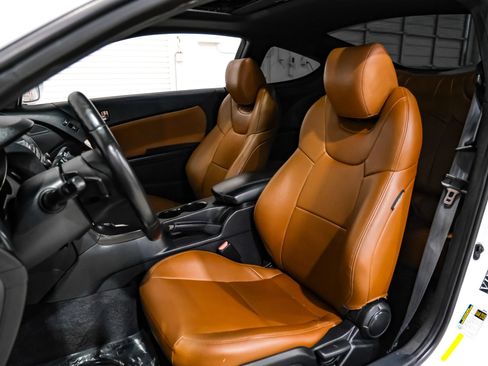 Used 2013 Hyundai Genesis 3.8 RWD image 36