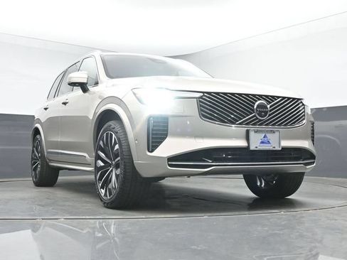 New 2026 Volvo XC90 B6 Plus AWD/4WD image 37