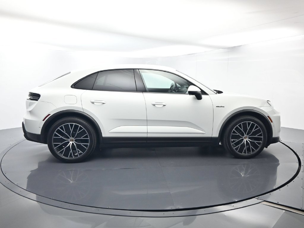 Certified 2024 Porsche Macan 4 Electric AWD/4WD image 16