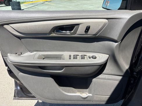 Used 2015 Chevrolet Traverse LS FWD image 27