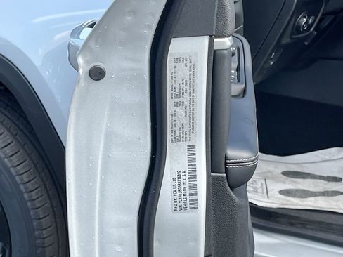 New 2025 Jeep Grand Cherokee L Limited w/ Black Appearance Package image 32