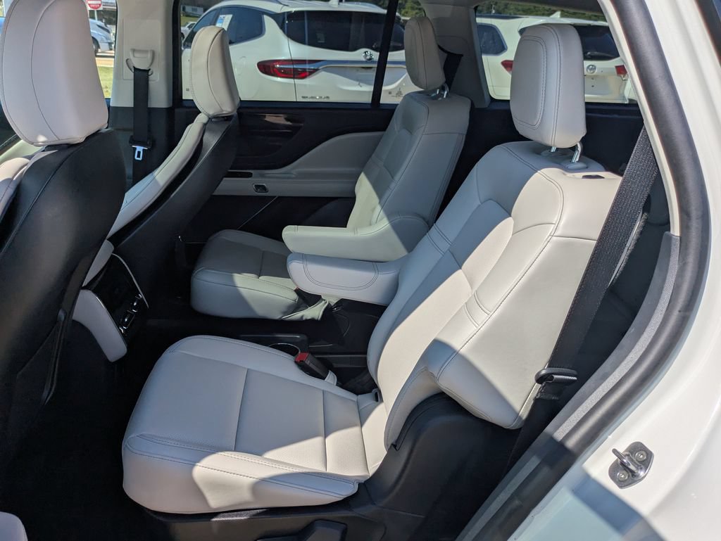 Used 2026 Lincoln Aviator 2WD image 7