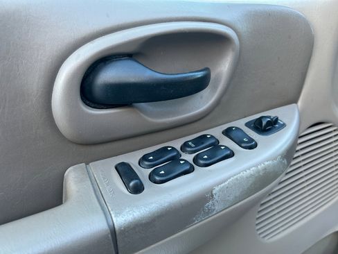 Used 2001 Ford F150 King Ranch image 6