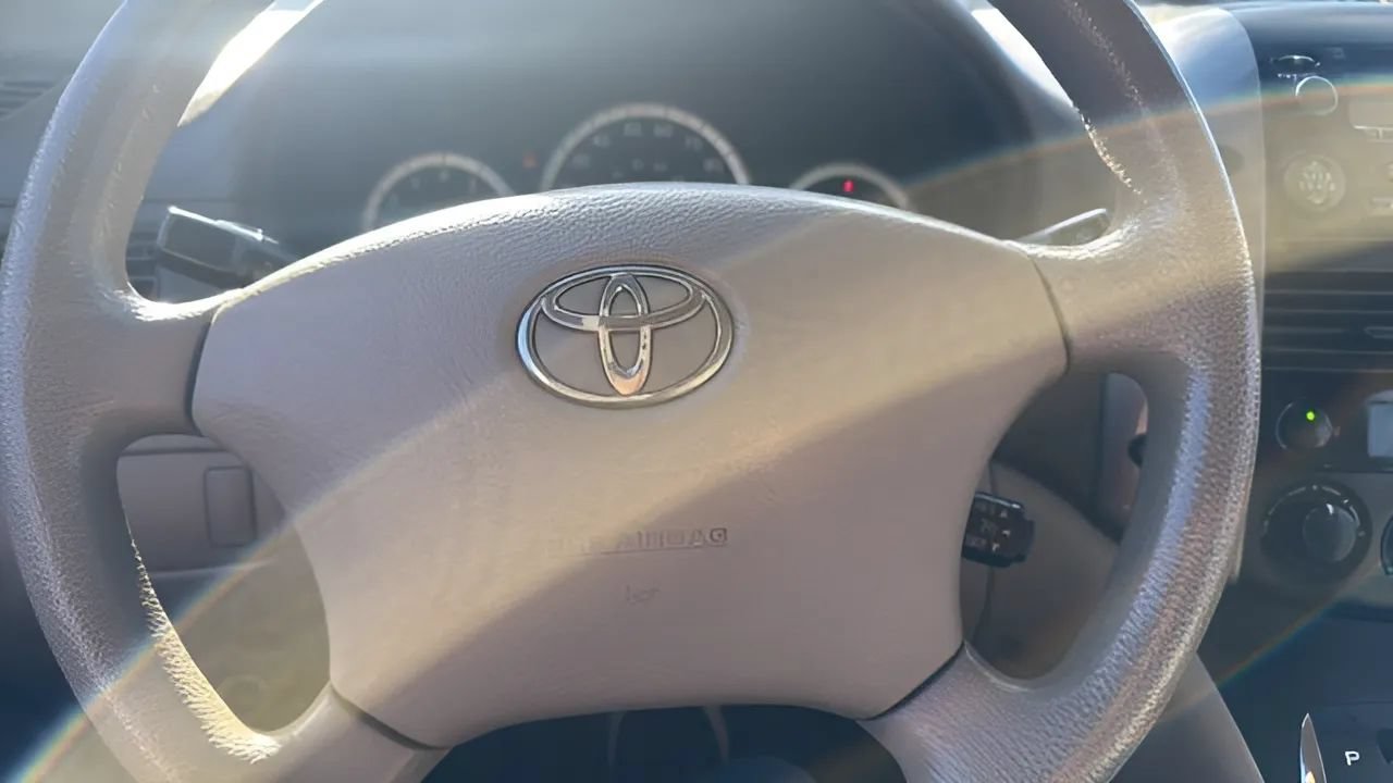 Used 2006 Toyota Sienna CE w/ CE Pkg 1 FWD image 9