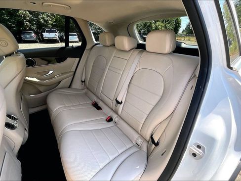 Used 2022 Mercedes-Benz GLC 300 image 21