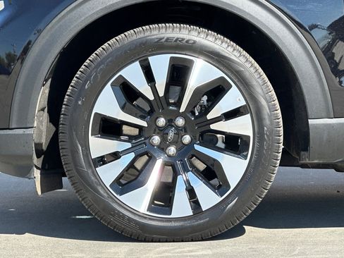 Used 2025 Ford Explorer Platinum w/ LUX Leather Package image 27