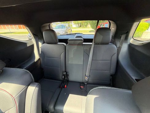 Used 2024 Chevrolet Traverse Z71 w/ LPO, Floor Liner Package AWD/4WD image 26