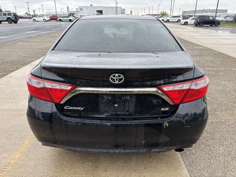 Used 2015 Toyota Camry SE FWD image 4